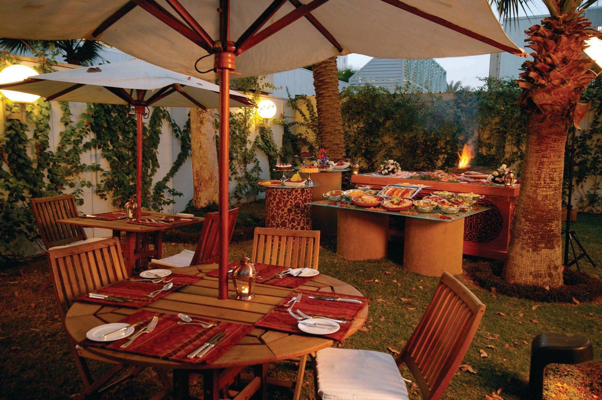 Al Khozama Hotel Рияд Екстериор снимка